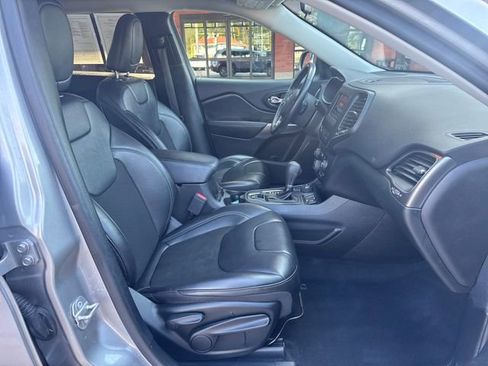 Used 2020 Jeep Cherokee Latitude Plus w/ Cold Weather Group image 19