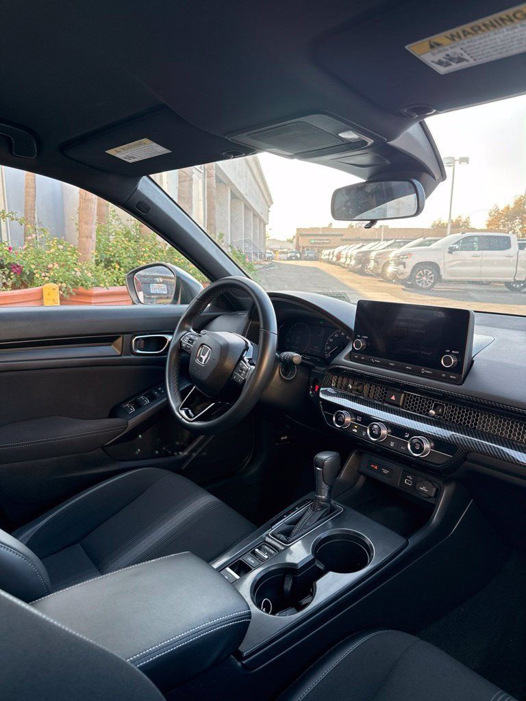 Used 2023 Honda Civic Sport image 24