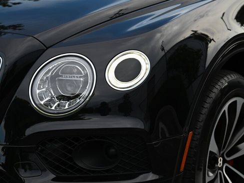 Used 2019 Bentley Bentayga AWD/4WD image 9