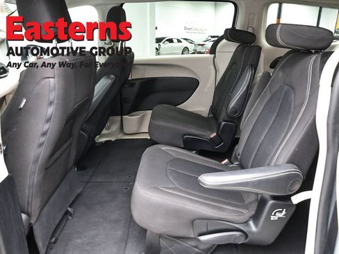 Used 2023 Chrysler Voyager LX FWD image 21