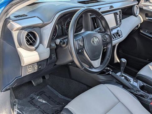 Used 2016 Toyota RAV4 Limited image 10