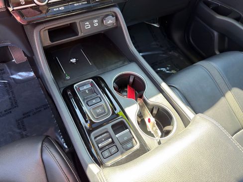Used 2024 Honda Pilot Touring image 24