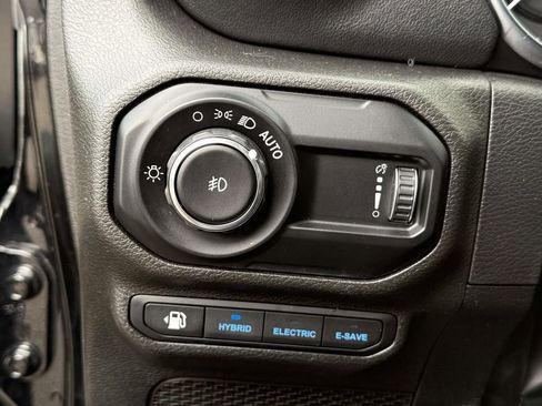 Used 2023 Jeep Wrangler Unlimited Sahara image 29