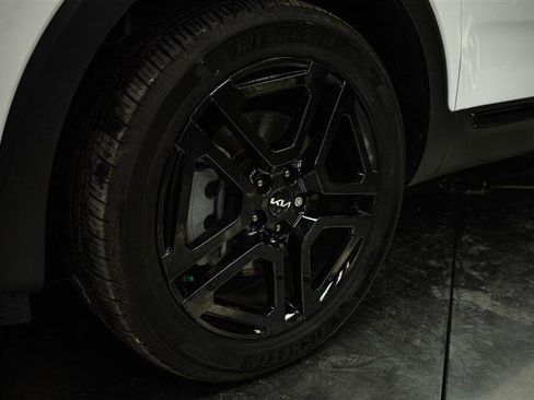 Used 2024 Kia Telluride EX X-Line AWD/4WD image 3