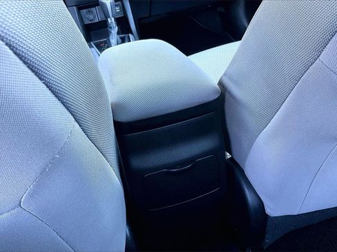 Used 2014 Toyota Corolla LE image 10