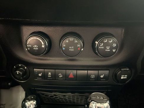 Used 2017 Jeep Wrangler Unlimited Rubicon w/ Dual Top Group AWD/4WD image 18