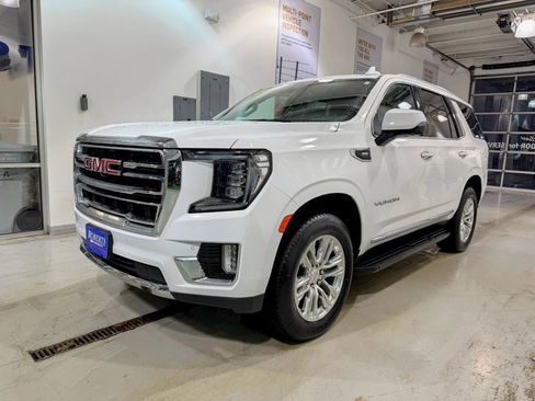 Used 2022 GMC Yukon SLT w/ SLT Luxury Package image 7