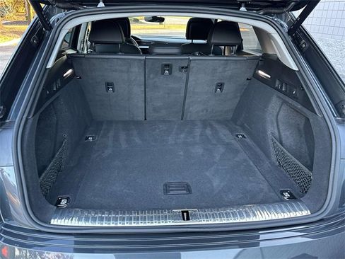 Used 2024 Audi Q8 e-tron Premium Plus w/ Premium Plus Package image 13