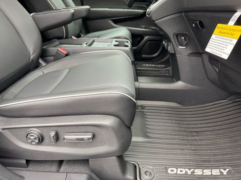 New 2026 Honda Odyssey Touring image 8