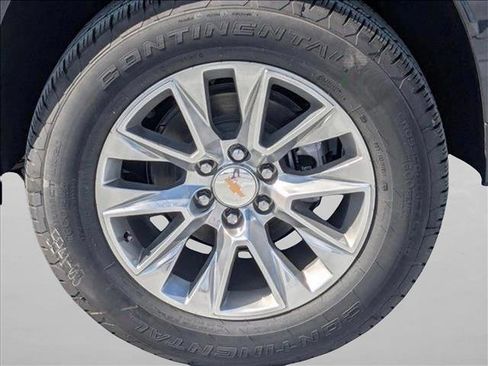New 2025 Chevrolet Suburban Premier RWD image 9