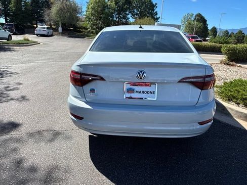 Used 2019 Volkswagen Jetta SE FWD image 5