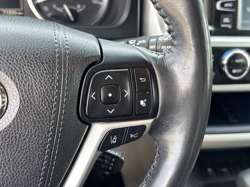 Used 2018 Toyota Highlander Limited Platinum w/ Carpet Mat Package (TMS) image 11