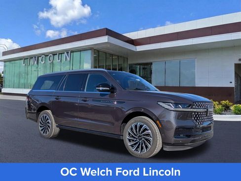 Certified 2025 Lincoln Navigator L Black Label AWD/4WD image 3