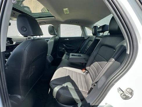 Used 2024 Volkswagen Jetta SE w/ Panoramic Sunroof Package FWD image 30
