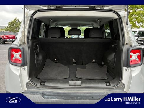 Used 2017 Jeep Renegade Latitude w/ Cold Weather Group AWD/4WD image 32