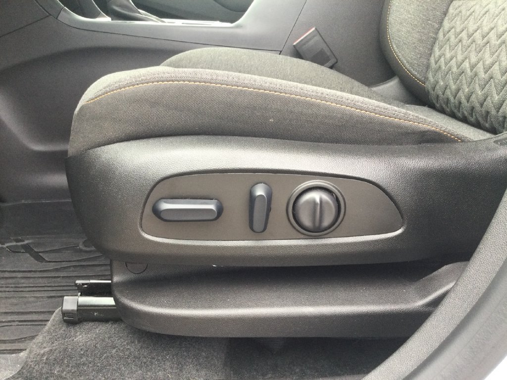 Used 2024 Chevrolet Equinox LT w/ LPO, Floor Liner Package FWD image 15