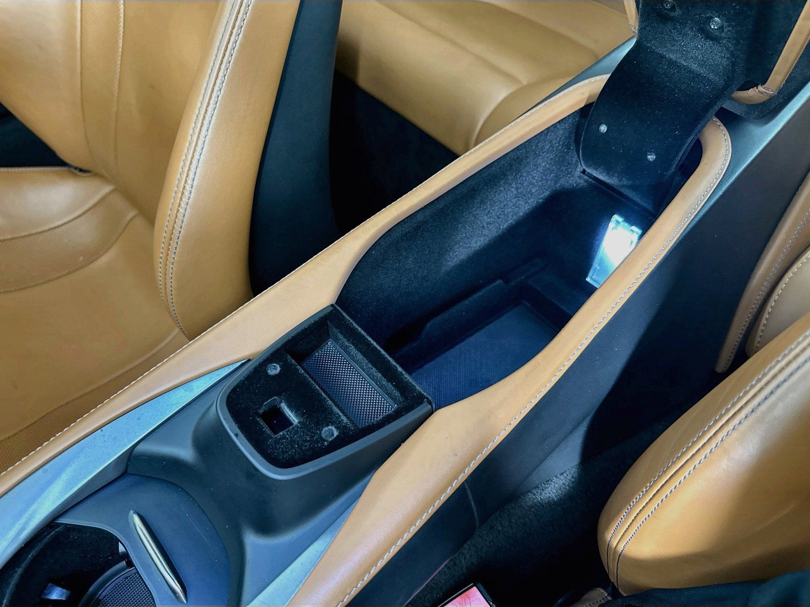 Used 2020 Ferrari Portofino RWD image 27