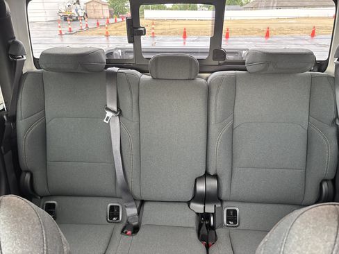 Used 2025 Jeep Gladiator Sport AWD/4WD image 29
