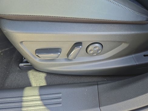 New 2026 Nissan Leaf Platinum+ image 33