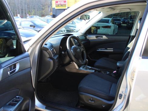 Used 2012 Subaru Forester 2.5X Premium w/ All-Weather Pkg image 23