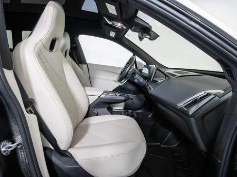 Used 2025 BMW iX xDrive50 AWD/4WD image 11