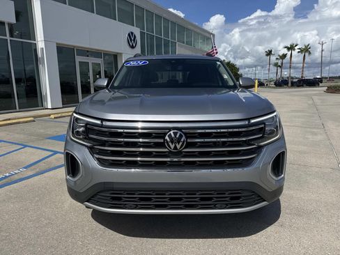 Used 2024 Volkswagen Atlas SE FWD image 2