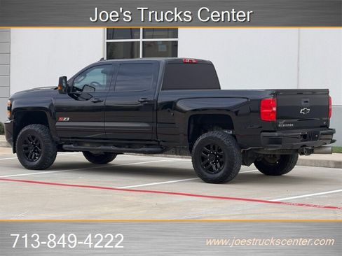 Used 2018 Chevrolet Silverado 2500 LT w/ Midnight Edition AWD/4WD image 4