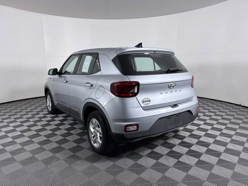 Used 2021 Hyundai Venue SE image 15