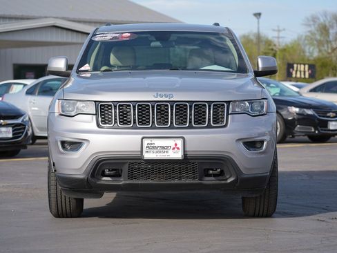 Used 2018 Jeep Grand Cherokee Laredo AWD/4WD image 8