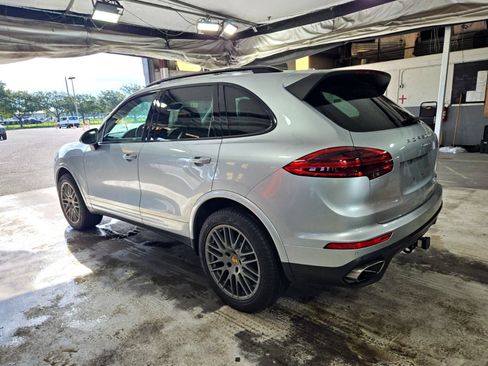 Used 2018 Porsche Cayenne Platinum Edition AWD/4WD image 4