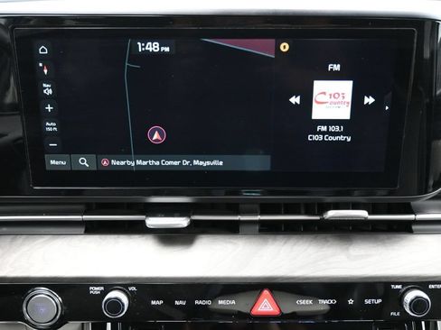 Used 2024 Kia Carnival EX FWD image 18