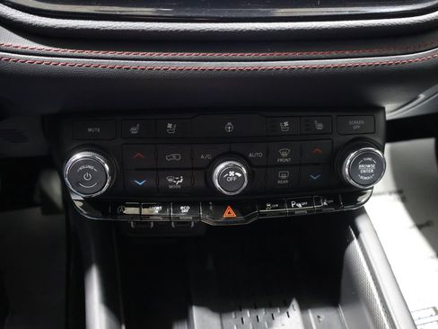Used 2025 Dodge Durango GT AWD/4WD image 25