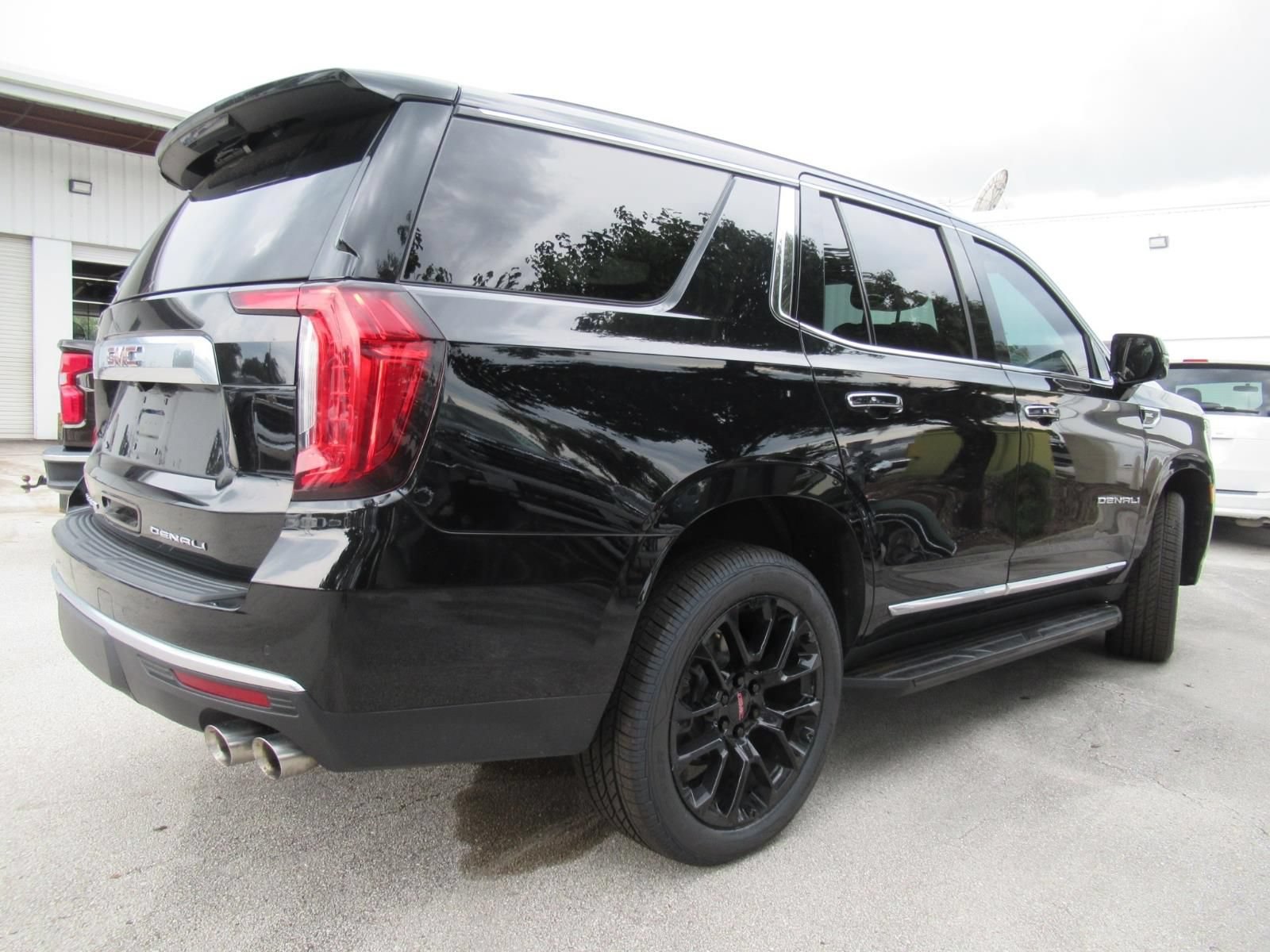 Used 2022 GMC Yukon Denali AWD/4WD image 4