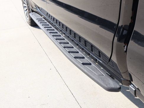 Used 2023 GMC Sierra 1500 AT4 w/ AT4 Premium Package AWD/4WD image 10