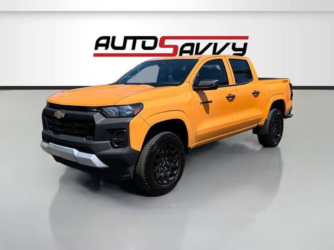 Used 2025 Chevrolet Colorado W/T w/ WT Custom Package RWD image 3