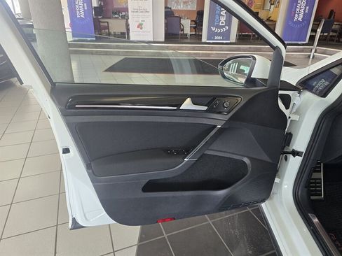 Used 2017 Volkswagen GTI S FWD image 7
