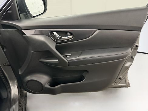 Used 2018 Nissan Rogue SV w/ Premium Package AWD/4WD image 34