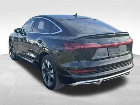 Used 2021 Audi e-tron Prestige w/ Prestige Package image 4