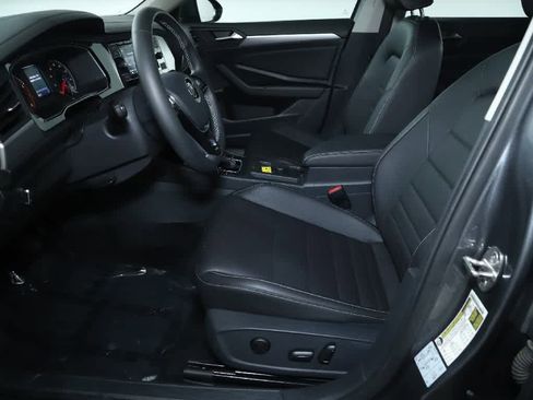 Certified 2021 Volkswagen Jetta SE w/ SE Cold Weather Package image 18