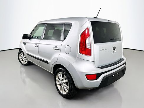 Used 2013 Kia Soul + FWD image 5