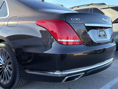 Used 2017 Genesis G90 3.3T Premium image 10