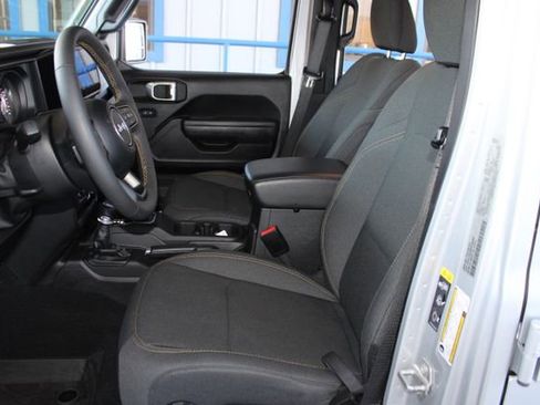 Used 2024 Jeep Wrangler Sport S image 19