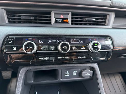 Certified 2025 Honda Pilot TrailSport image 12