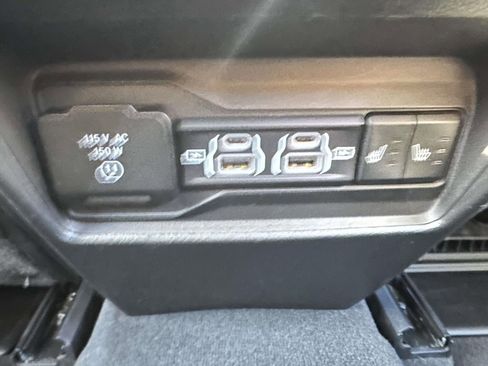 Used 2024 Jeep Grand Cherokee Limited image 16