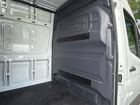 Used 2023 Mercedes-Benz Sprinter 2500 image 24