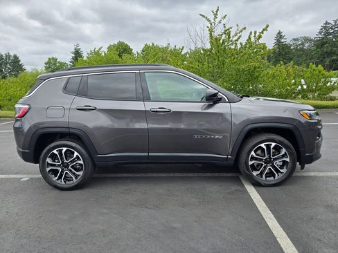 Used 2024 Jeep Compass Limited image 3