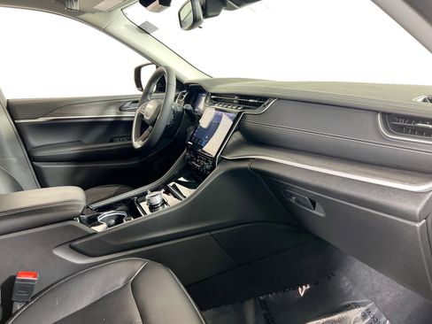 Used 2023 Jeep Grand Cherokee Limited image 28