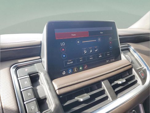 Used 2021 GMC Yukon SLT w/ SLT Premium Package image 22