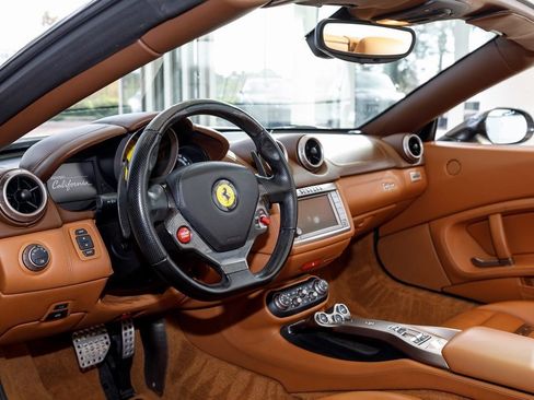 Used 2010 Ferrari California image 23