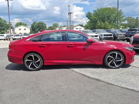 Used 2018 Honda Accord Sport image 8